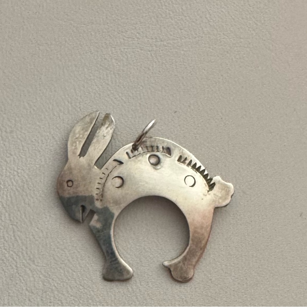NATIVE AMERICAN NAVAJO STERLING SILVER RABBIT PENDANT- SIGNED